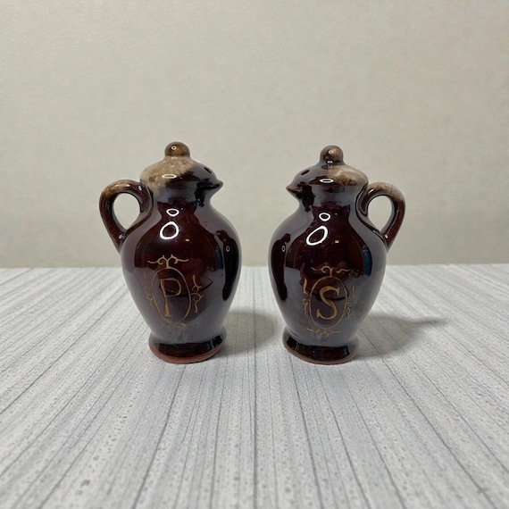 Vintage Teapot Salt and Pepper Shakers: MCM Ceramic, Made in Japan