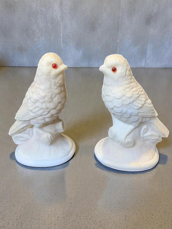 Vintage Alabaster Bird Figurines: Carved Winter Holiday Decor