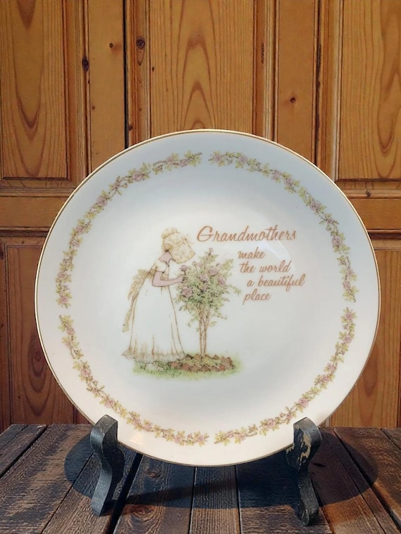 Vintage 1978 Holly Hobbie Collector Plate, "Grandmothers..." Quote