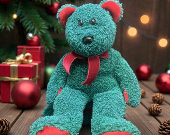 TY Beanie Buddy Christmas Plush Bear: Green, Red Bow (2001)