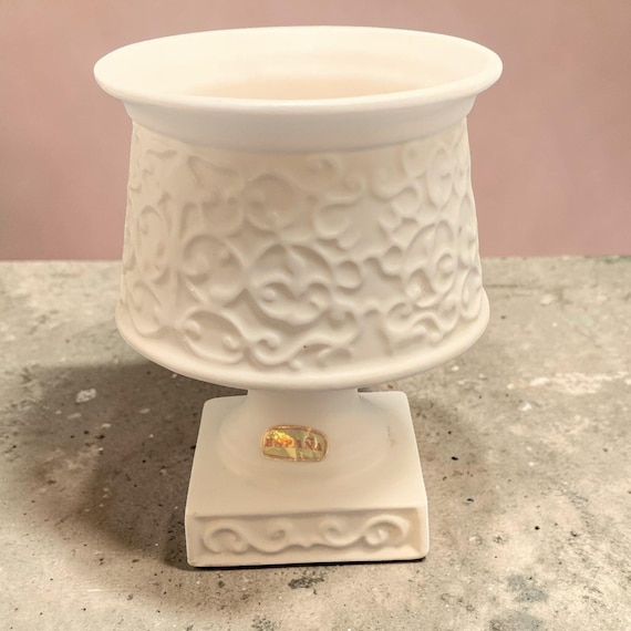 Vintage Napcoware Espana Embossed White Ceramic Pedestal Jardiniere Planter #C- 6510 (NOS)