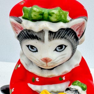 Kitty Cucumber キティキューカンバー　陶器製　猫の置物 Kitty cucumber - Etsy 日本