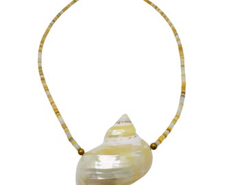 Schillernde Turbo Muschel Anhänger Halskette Perlen Cord Gold-Ton Barrel Vtg