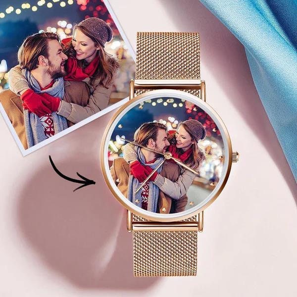 Weihnachtsgeschenke Kundenspezifische Mailänder Armband-Uhr, Foto-Uhr für Männer und Frauen, gravierte Textnamenuhr, Paare personalisierte gravierte Foto-Uhr