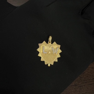 Pingente de coração banhado a ouro Sunburst, pingente feito à mão em prata 925, pingente personalizado, pingente com letras de pedra CZ, pingente com letras de nome de A a Z