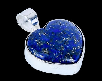Colgante de corazón de lapislázuli: Piedra preciosa hecha a mano en plata de ley 925.