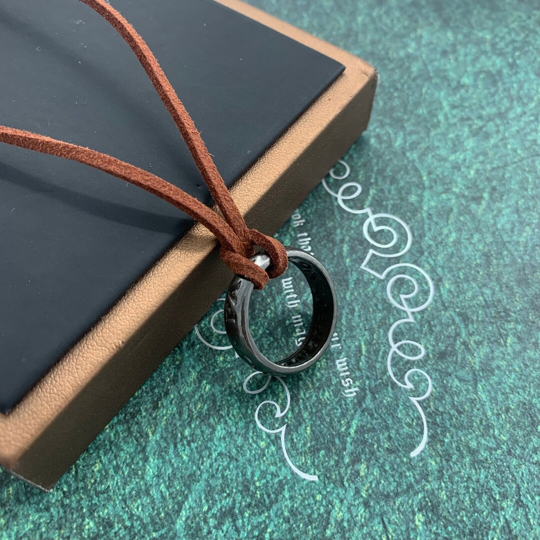 Uncharted 4 A Thief's End Nathan Francis Drake Necklace Sic Parvis Size 9 Ring Pendant Necklace