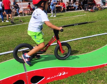 Hindernisset für Kinderfahrradparcours: Pumptrack Dach Brücke