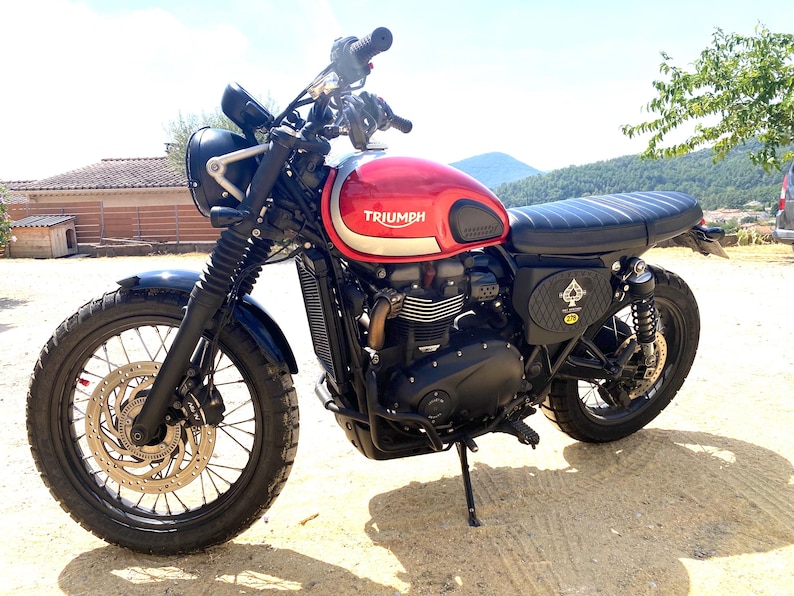 Triumph-Seitendeckel mit Startnummernschild – ab 2016
