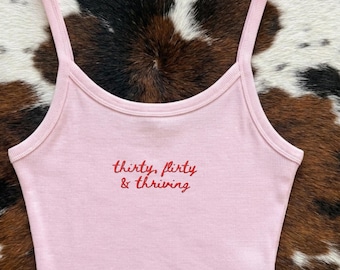 30. Geburtstag Tank Top Dreißig Flirty und thriving Prost bis 30 Geburtstag Jahr Tee Passende Party Outfit geboren 1995 lustige Bogen Party Crop Tee