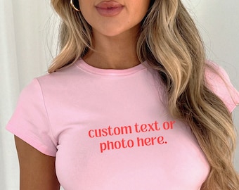 Aangepaste tekst baby-T-shirt y2k, trendy vintage T-shirt jaren 90, aangepaste y2k-mode, baby-T-shirt, aangepaste jaren 90 top, shirt aangepaste tekst y2k, aangepaste y2k outfit