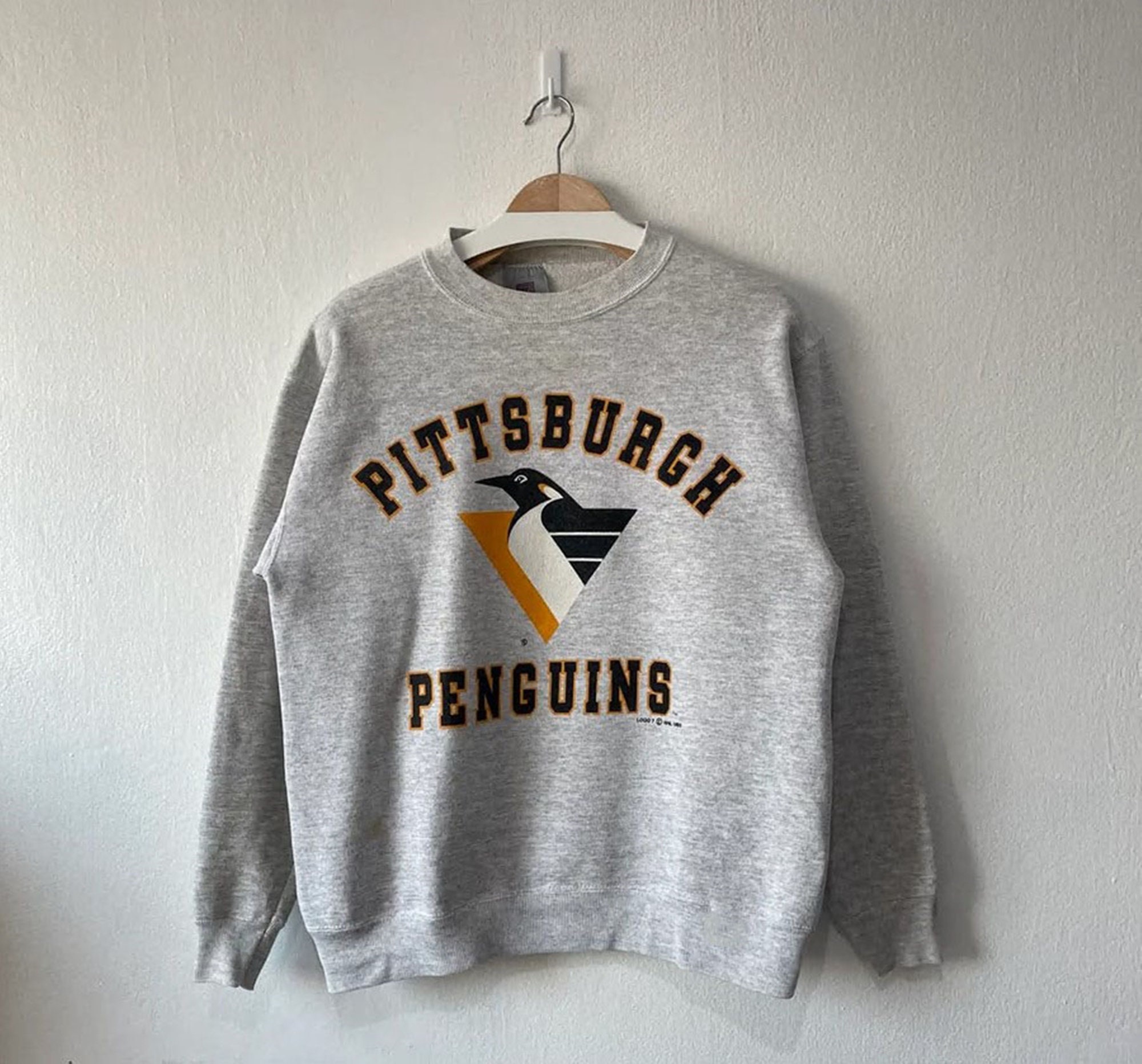 CustomCat Pittsburgh Penguins Robo Penguin Retro NHL Crewneck Sweatshirt Black / 3XL