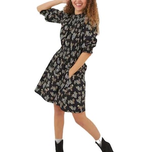 Fat Face Women&#39;s Krishan Craft Floral Jersey Dress in Black (IMPERFECT)