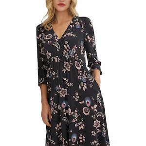 Fat Face Women&#39;s Lynnie Floral Jersey Dress in Black (IMPERFECT)