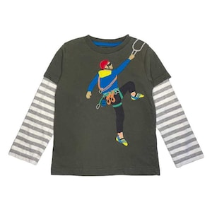 Mini Boden Boy&#39;s Long Sleeve Rock Climber Applique Top in Green (Slightly Defect)