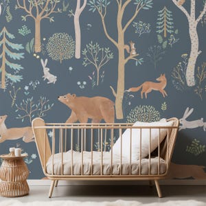 Carta da parati per cameretta dei bambini "Dark Woodland" - Carta da parati murale con animali della foresta in blu navy - Decorazione per cameretta per bambini con orsi, volpi e cervi