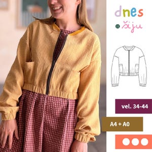 Könnte beinhalten: Eine senfgelbe, texturierte Bomberjacke mit Reißverschluss, langen Ärmeln und elastischen Bündchen. Das Bild enthält eine technische Strichzeichnung der Jacke sowie den Text "dnes siju", "vel. 34-44" und "A4 + A0" auf weißem Grund.