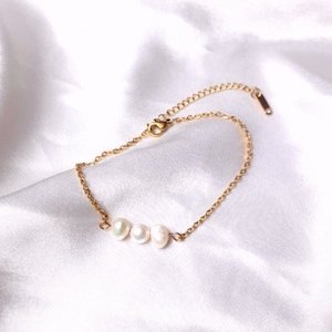 Freshwater pearl and stainless steel bracelet for women