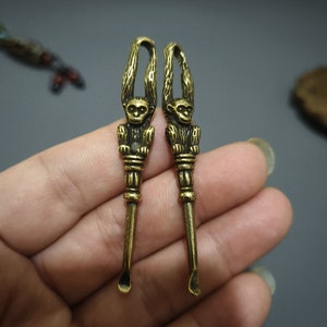 Get 2pcs Brass Monkey Ear Spoon Keychain/Ear Cleaning Tool Outdoor Camping Earplugs