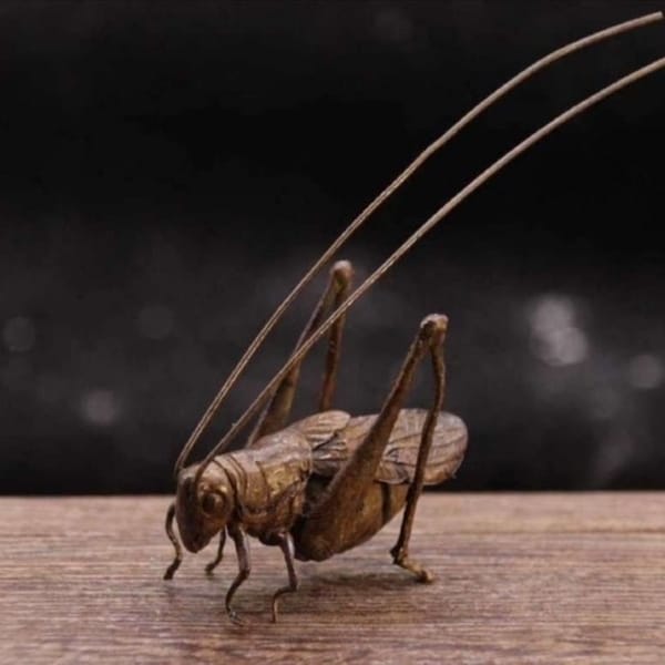 Pure copper handmade small grasshopper copper cricket copper grasshopper small ornament simulation copper grasshopper tea pet copper carving