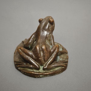 Handmade Retro Solid Red Copper Tea Pet lotus leaf Frog/Home Office Study Decoration/Animal Sculpture