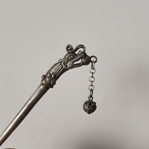 Retro Tibetan Silver Old Hairpin Dragon Head Embossed Hairpin