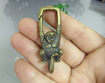 ヴィンテージ真鍮製猿、猿の置物、小さな金属製猿、金属製の動物の置物