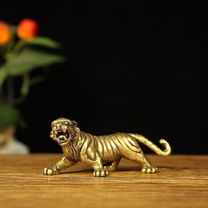 Pure copper tiger ornaments brass solid Siberian tiger home living room office study decorations