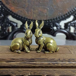 A pair Brass Money Biting Rabbit Animal Sculptures, Desktop Crafts Decoration