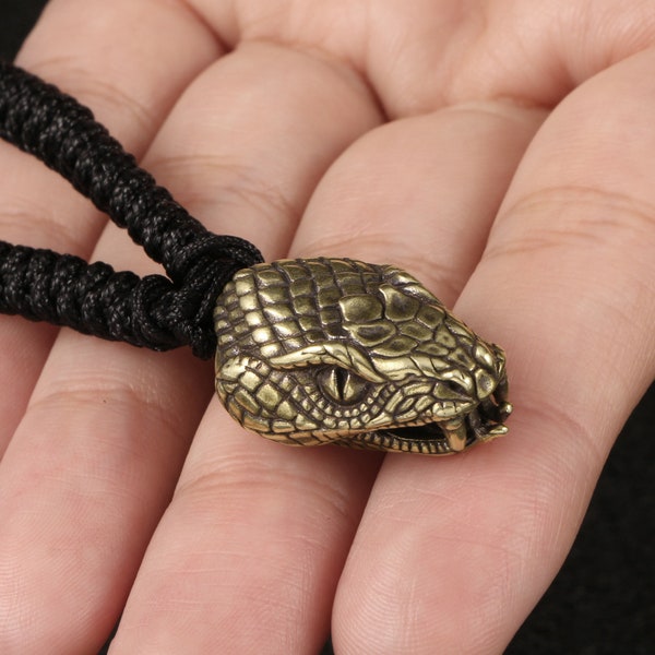 2pcs Retro creative brass domineering snake head keychain pendant hand rope parachute small pendant DIY python accessories