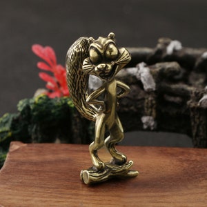 Get 2 piecesBrass Squirrel Tea Pet Sculpture/Home, Office Study Desktop Mini Animal Small Ornaments