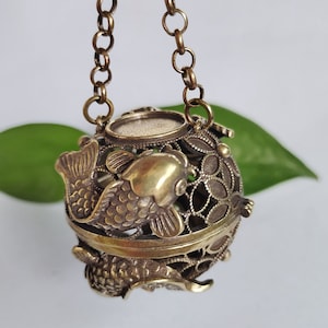 Brass fish aromatherapy ball hollow household incense ball retro copper incense burner sachet ball home car pendant