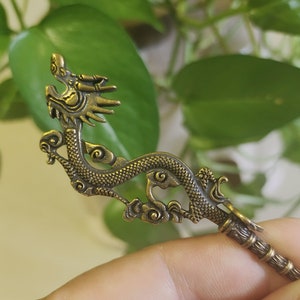 Retro brass Old Hairpin Dragon Head Embossed Hairpin