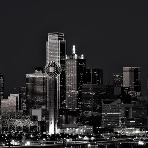 Sepia DALLAS Skyline bei Nacht | Hochauflösende druckbare Wandkunst | Schwarz und Weiß | Dallas Reunion Tower | PNG, JPEG