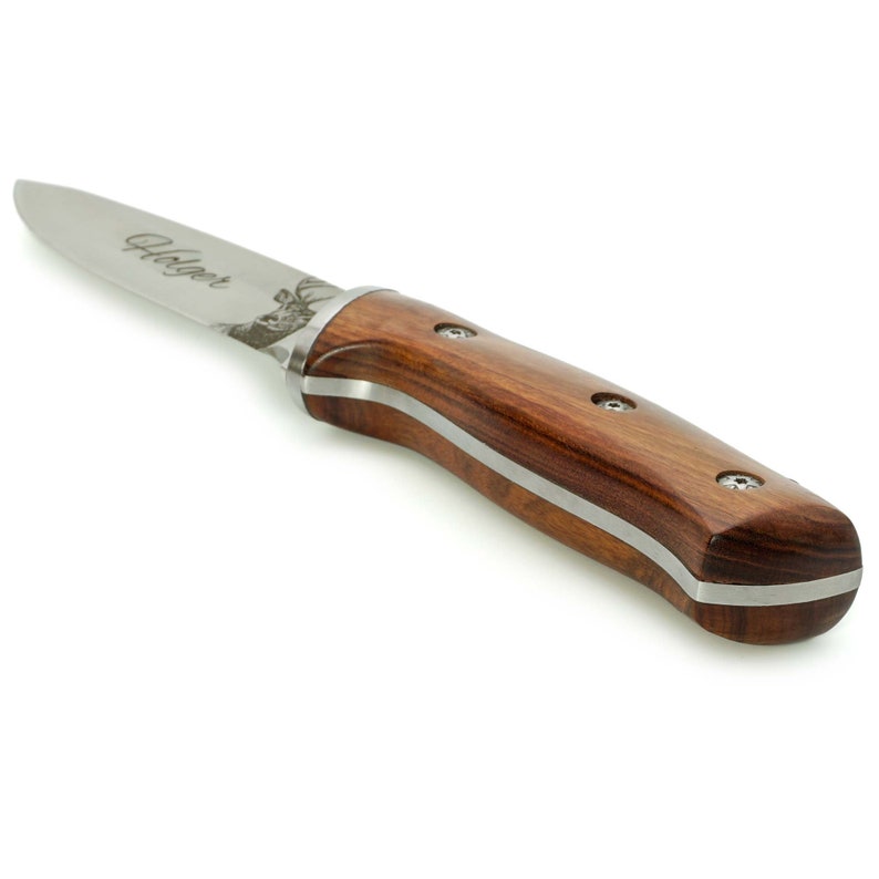 Personalisiertes Jagdmesser mit Hirsch-Gravur und Name, Holzgriff aus Walnuss – graviertes Geschenk für Jäger