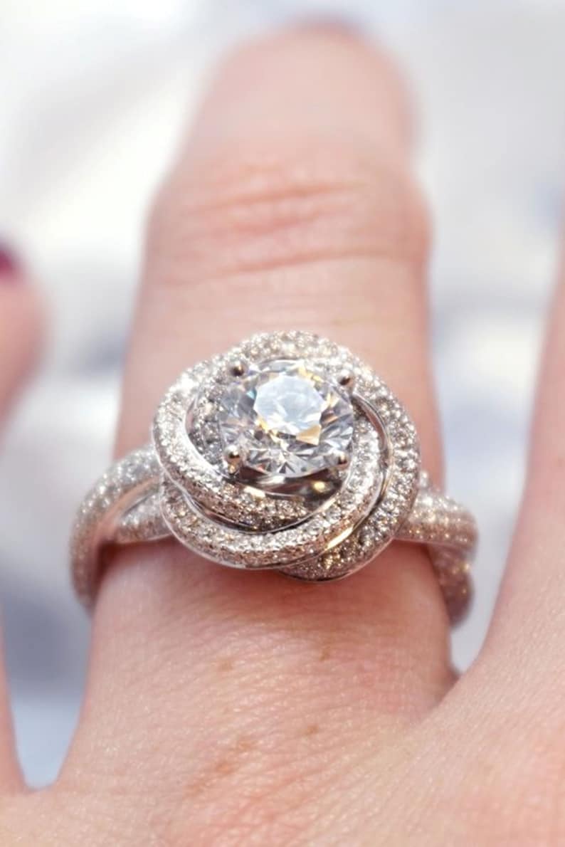 Edge Less Set 1.4 CT Round Brilliant Cut Diamond Prong Set Modern Knot Edgeless Pave ...