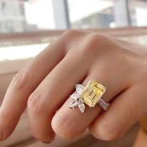 Harry Winston "Bridal Couture" Citrine Engagement Ring 5.51 CT Emerald Feature Cluster Of Marquise and Pear Cut Diamond Ring Celebrity Ring