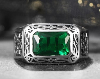 Mens Emerald Ring 6.85ct 8X12mm Radiant Cut Created  Emerald Ring for Men 925 Sterling Silver Rings for Men Wedding Engagement Band