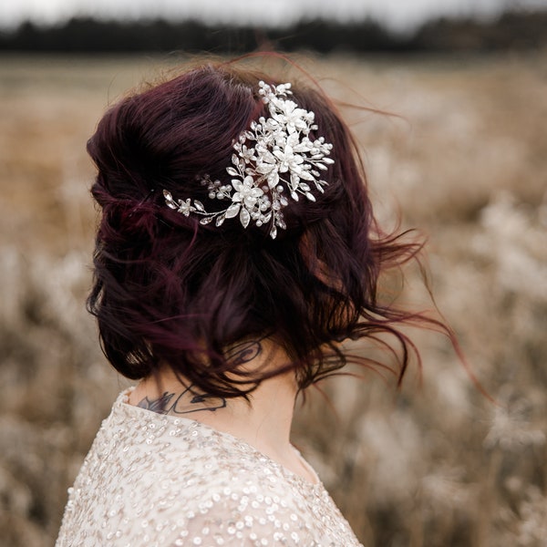 Haarkamm Lilly, Braut Haarschmuck, Haarkrone, Hochzeit Boho Haarkrone Braut ,Blumenkranz Boho