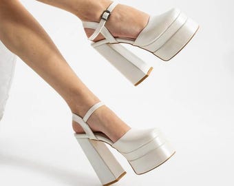 Weiße Perlen Leder Plateau Heels, Doppelschicht Dicker High Heel Schuh