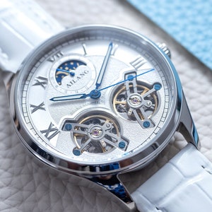 Skeleton Armbanduhr mit Gravur : Silber Weisses Ziffernblatt, Weisses Leder Armband