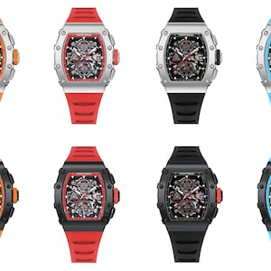 Peut inclure: Huit montres-bracelets de luxe avec des bracelets et des cadrans de diff&eacute;rentes couleurs. Les montres ont un bo&icirc;tier argent&eacute; ou noir, avec des bracelets orange, rouges, noirs et bleus. Les cadrans ont des designs m&eacute;caniques complexes.