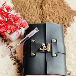 Premium Black Vintage Handmade Leather journal Notebook - Sketchbook, Journal for Gifts