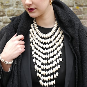 Unique Luxurious Cowrie Shell Necklace - Vintage Necklace - Beach Jewelry - Handmade Jewelry- Gift for her - Gift Ideas - Authentic Jewelry