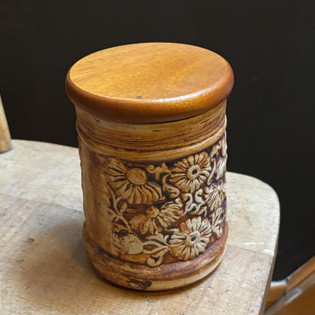 Quantock Patterns Vintage 1970s Quantock Pottery Rustic Floral Pattern Mid Century ...