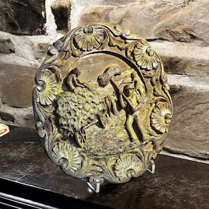 Vintage Hand geschnitzte hölzerne Wandbehang Plakette, deutsche Schwarzwald Heuernte und Pferdeszene