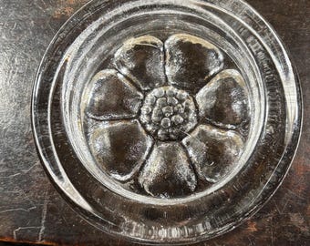 Vintage Dartington Crystal Daisy Small Dish Or Pot With Heavy Rim By Frank Thrower