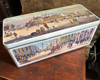 Vintage 1930s Jacobs' biscuit tin with Tower of London design in great condition