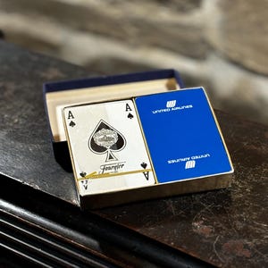 Raro conjunto de cartas de baralho vintage Fournier United Airlines Spanish Double em estojo de veludo - itens colecionáveis de aviação