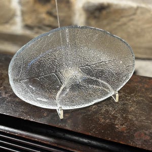 Vintage Arcoroc Aspen Pattern Leaf Shaped 8&quot; Glass Serving Plate, French Mid Century Modern Classic Design, Great Restaurant Item